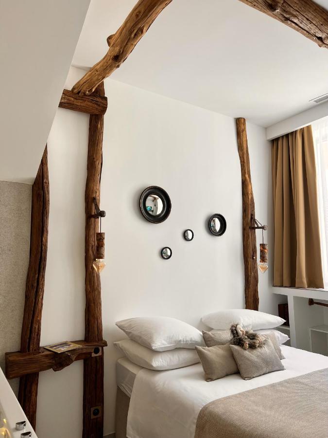 Tamarin & Capucin Suite Balneo Aubagne Exterior photo